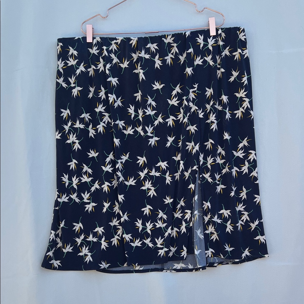 Lane‎ Bryant | Navy Floral Pencil Skirt (Size 24, Stretch Fabric)